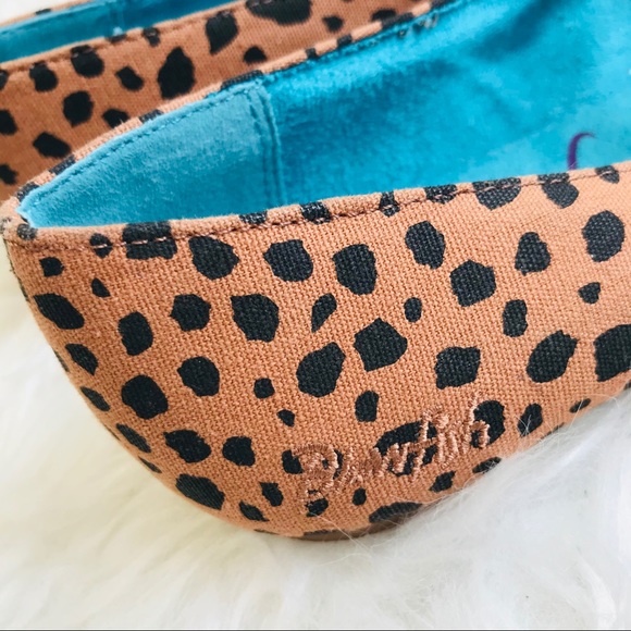 Blowfish Leopard Print Flat Shoe - Picture 8 of 9